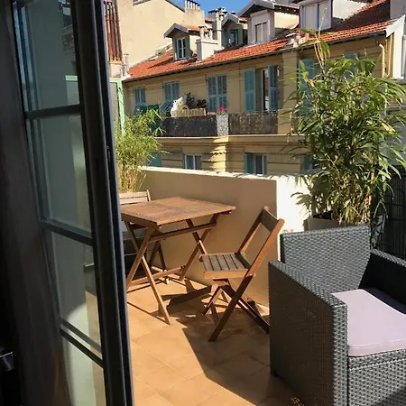 Downtown Studio & Large Terrace *