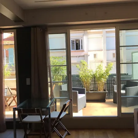 Downtown Studio & Large Terrace Nice